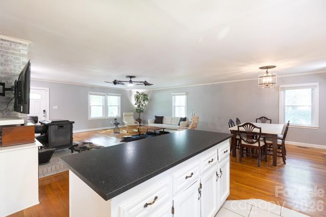 10623 Rozzelles Ferry Road, Charlotte, NC 28214