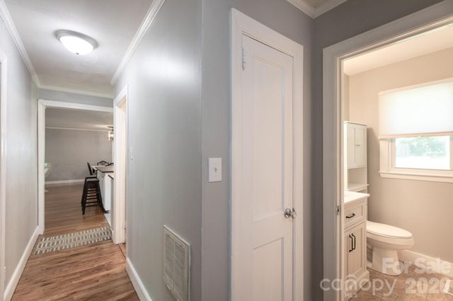 10623 Rozzelles Ferry Road, Charlotte, NC 28214