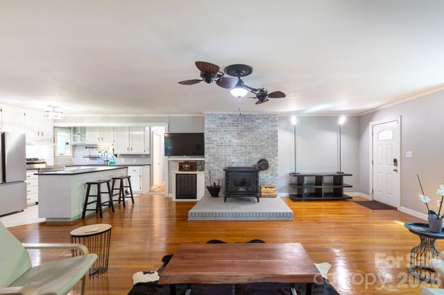 10623 Rozzelles Ferry Road, Charlotte, NC 28214