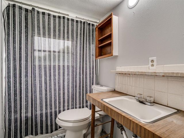 202 NW 34th Street, Newcastle, OK 73065