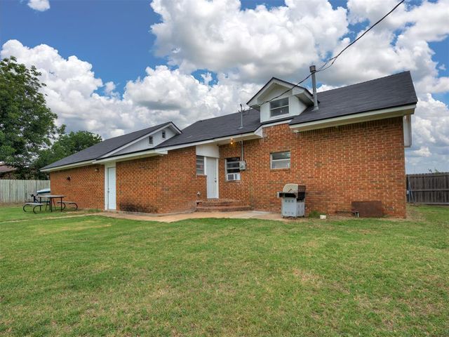 202 NW 34th Street, Newcastle, OK 73065