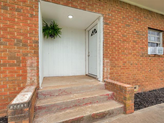 202 NW 34th Street, Newcastle, OK 73065
