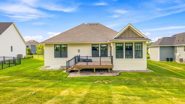 1471 Palmer Drive N, Lake Elmo, MN 55042