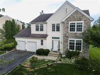 1035 Jervin Drive, South Whitehall Twp, PA 18104