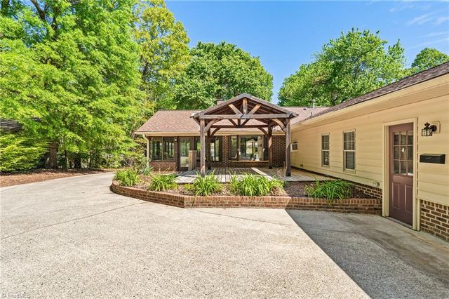 2216 Whites Mill Road, High Point, NC 27265