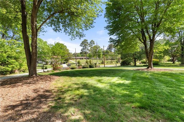 2216 Whites Mill Road, High Point, NC 27265