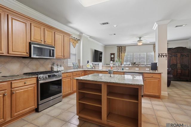 36349 Cypress Glen Ave, Prairieville, LA 70769