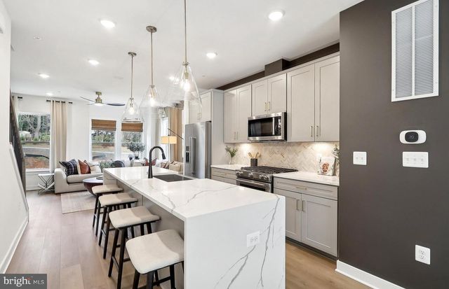 2030 HENSON NORRIS ST, Rockville, MD 20850