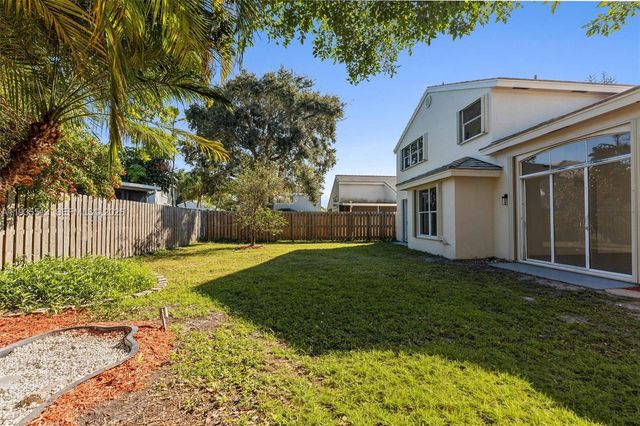 5532 NW 55th Ter, Coconut Creek, FL 33073