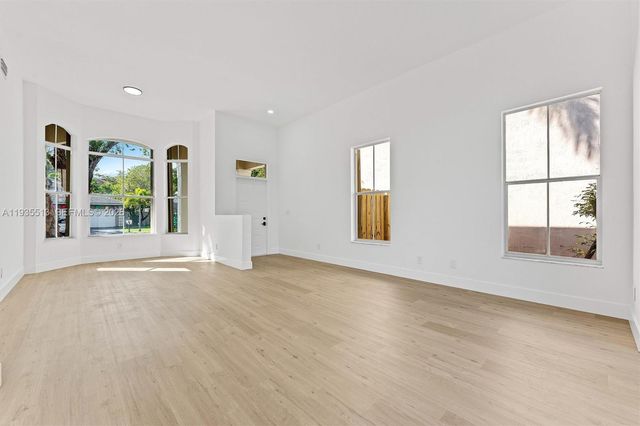 5532 NW 55th Ter, Coconut Creek, FL 33073