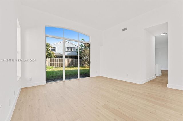 5532 NW 55th Ter, Coconut Creek, FL 33073