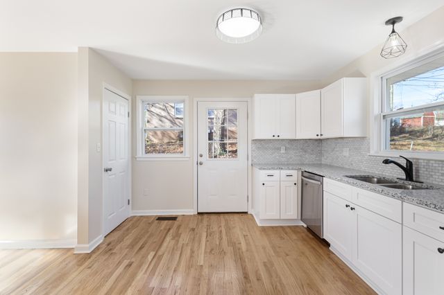 1447 McCan Dr, Clarksville, TN 37043