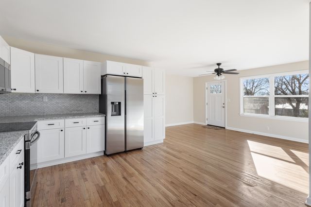 1447 McCan Dr, Clarksville, TN 37043