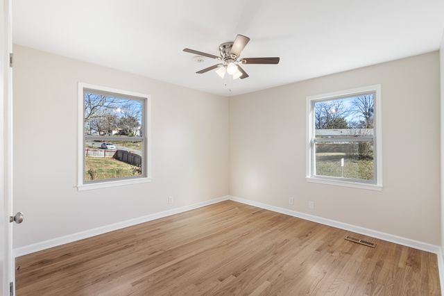 1447 McCan Dr, Clarksville, TN 37043