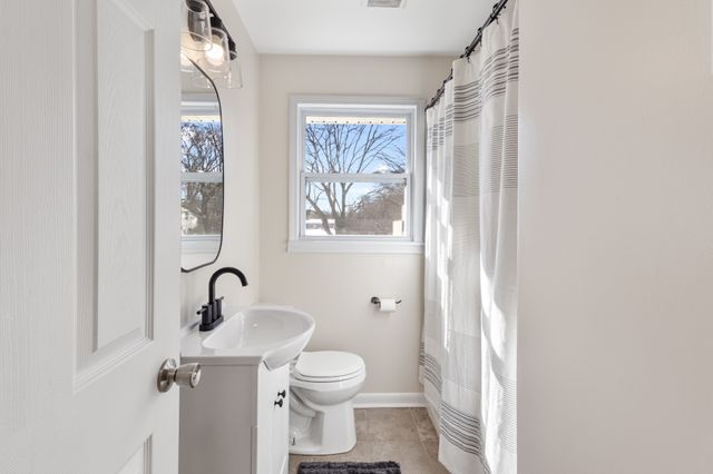 1447 McCan Dr, Clarksville, TN 37043