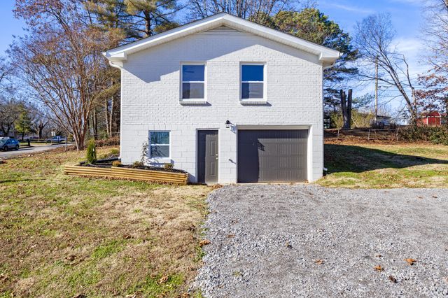 1447 McCan Dr, Clarksville, TN 37043