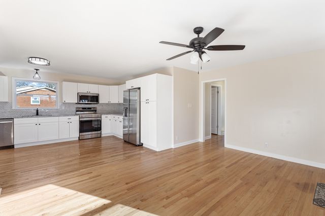 1447 McCan Dr, Clarksville, TN 37043