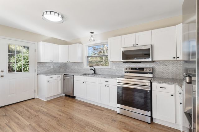 1447 McCan Dr, Clarksville, TN 37043