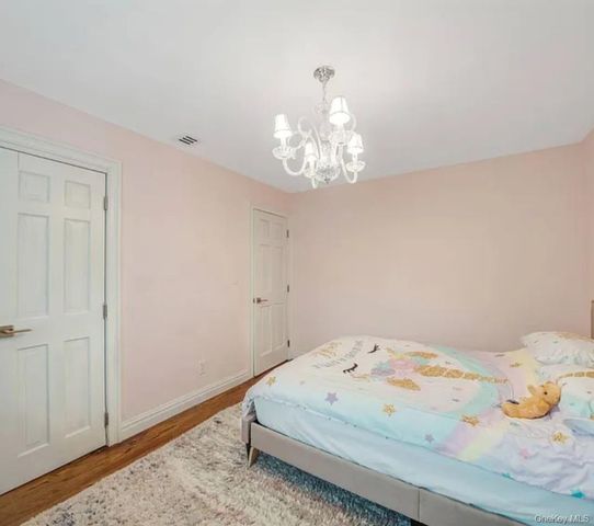 33 Brookfield Road, Northport, NY 11768