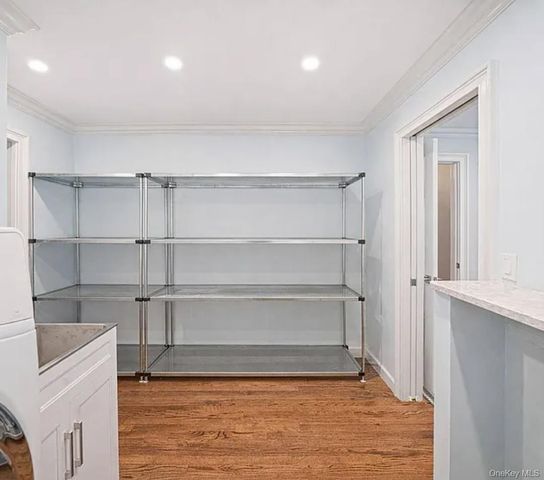 33 Brookfield Road, Northport, NY 11768