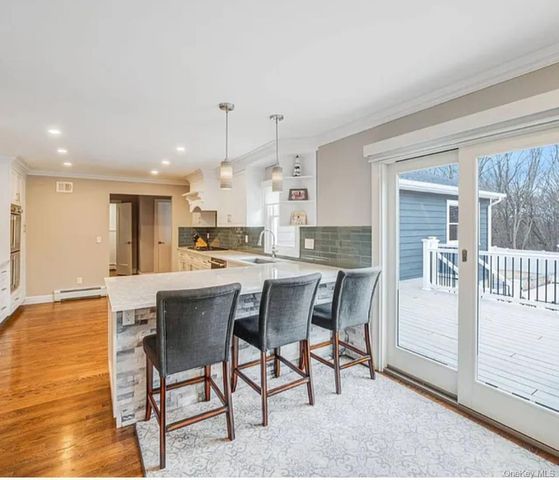 33 Brookfield Road, Northport, NY 11768