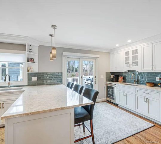 33 Brookfield Road, Northport, NY 11768