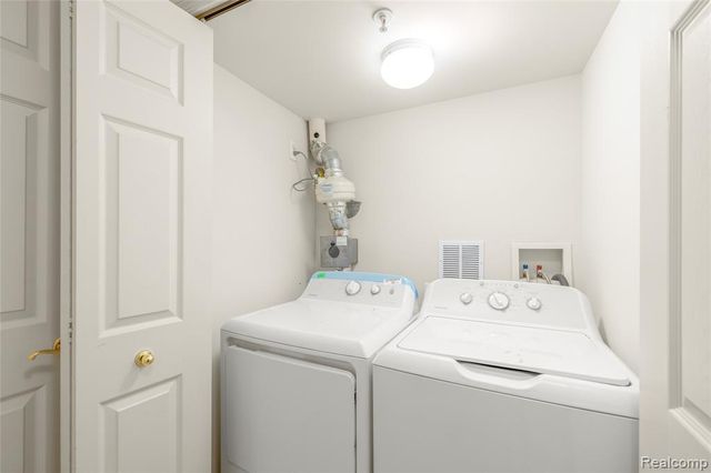 25612 Portico Lane, Novi, MI 48375