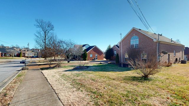 6003 Quincy Ct, La Vergne, TN 37086
