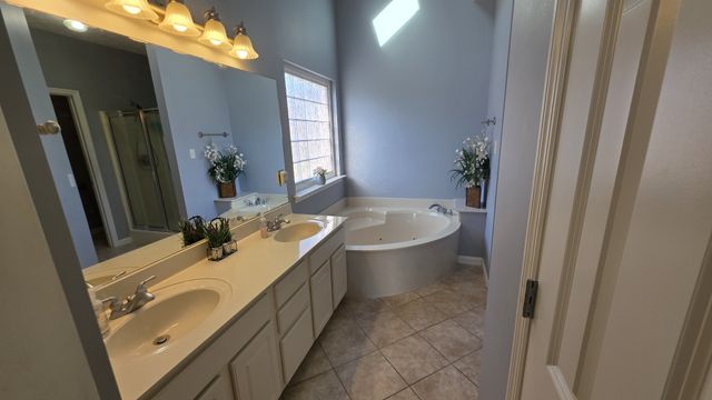 6003 Quincy Ct, La Vergne, TN 37086