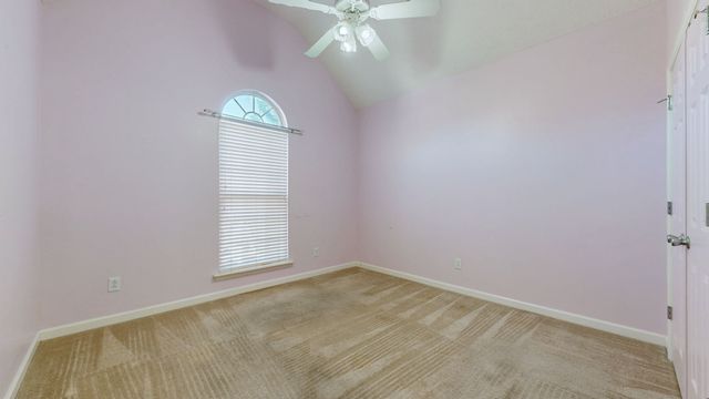 6003 Quincy Ct, La Vergne, TN 37086