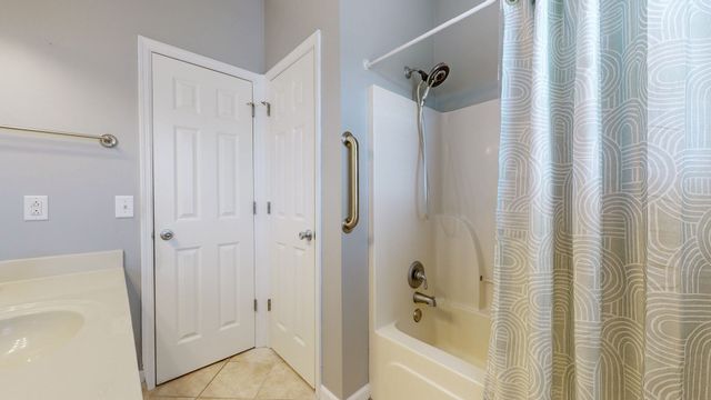 6003 Quincy Ct, La Vergne, TN 37086