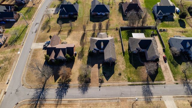 6003 Quincy Ct, La Vergne, TN 37086