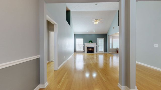 6003 Quincy Ct, La Vergne, TN 37086