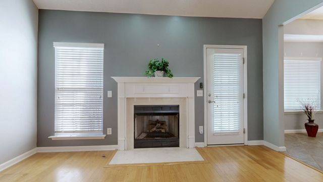 6003 Quincy Ct, La Vergne, TN 37086