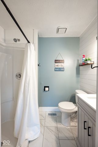 587 Quail Run, Greenwood, IN 46142