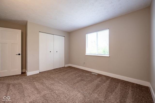 587 Quail Run, Greenwood, IN 46142