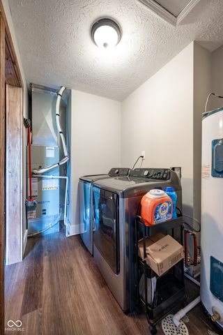 587 Quail Run, Greenwood, IN 46142