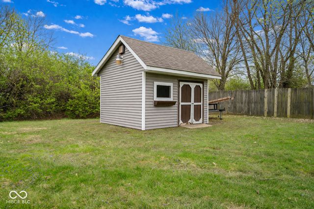 587 Quail Run, Greenwood, IN 46142