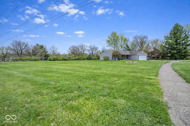 587 Quail Run, Greenwood, IN 46142