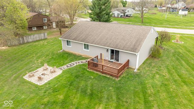 587 Quail Run, Greenwood, IN 46142