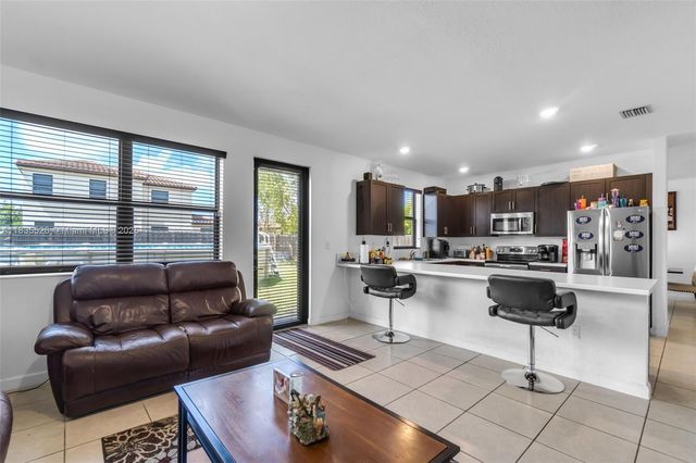 2553 SE 3rd St, Homestead, FL 33033