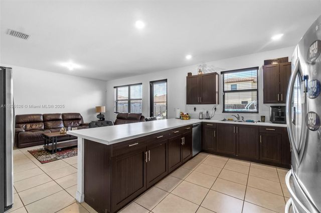 2553 SE 3rd St, Homestead, FL 33033
