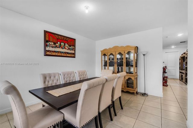 2553 SE 3rd St, Homestead, FL 33033