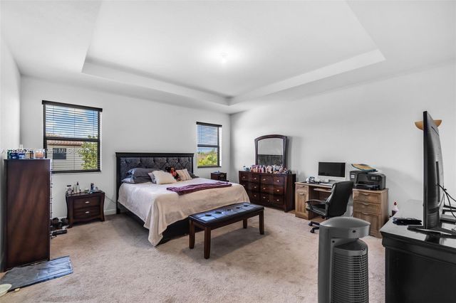 2553 SE 3rd St, Homestead, FL 33033