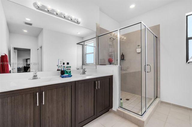 2553 SE 3rd St, Homestead, FL 33033