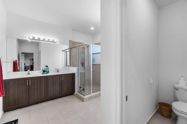 2553 SE 3rd St, Homestead, FL 33033