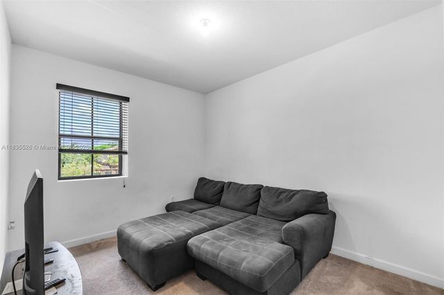 2553 SE 3rd St, Homestead, FL 33033