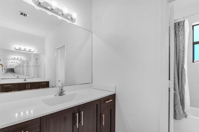 2553 SE 3rd St, Homestead, FL 33033