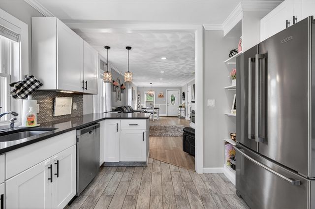 423 Textile Ave, Dracut, MA 01826