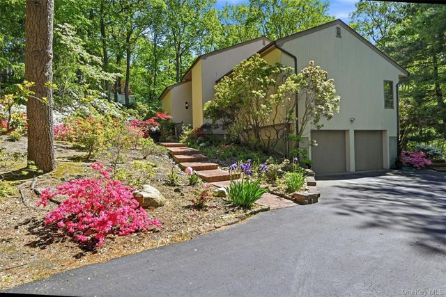 40 Laurel Hill Road, Centerport, NY 11721